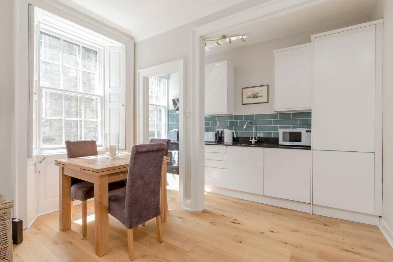 Altido Elegant Georgian 2-Bedrm Apt In Heart Of Old Town Διαμέρισμα Εδιμβούργο Εξωτερικό φωτογραφία