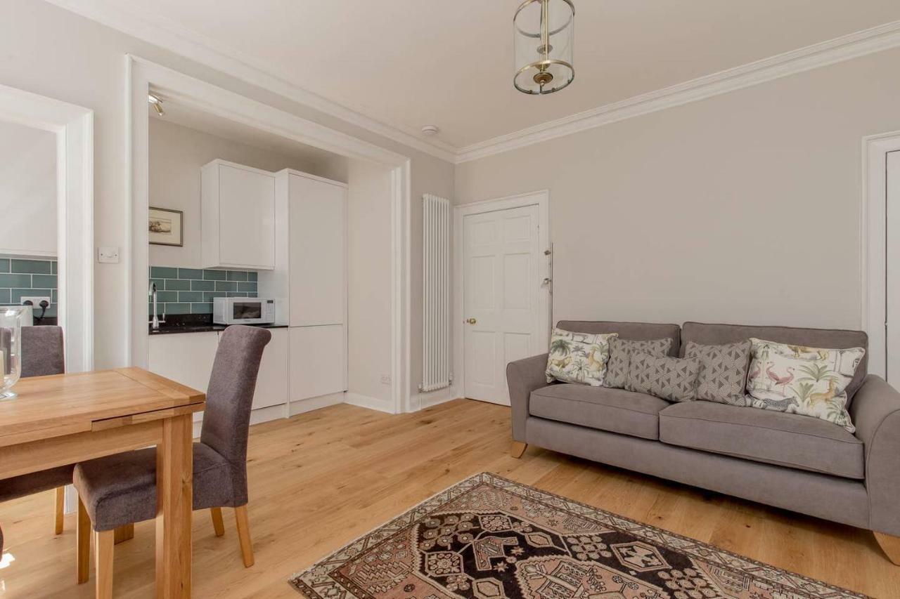 Altido Elegant Georgian 2-Bedrm Apt In Heart Of Old Town Διαμέρισμα Εδιμβούργο Εξωτερικό φωτογραφία