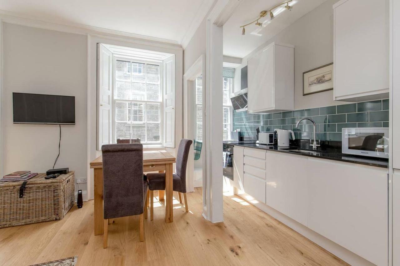 Altido Elegant Georgian 2-Bedrm Apt In Heart Of Old Town Διαμέρισμα Εδιμβούργο Εξωτερικό φωτογραφία
