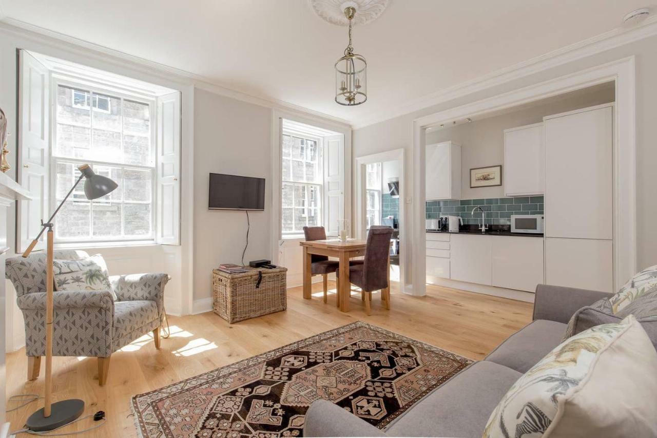 Altido Elegant Georgian 2-Bedrm Apt In Heart Of Old Town Διαμέρισμα Εδιμβούργο Εξωτερικό φωτογραφία
